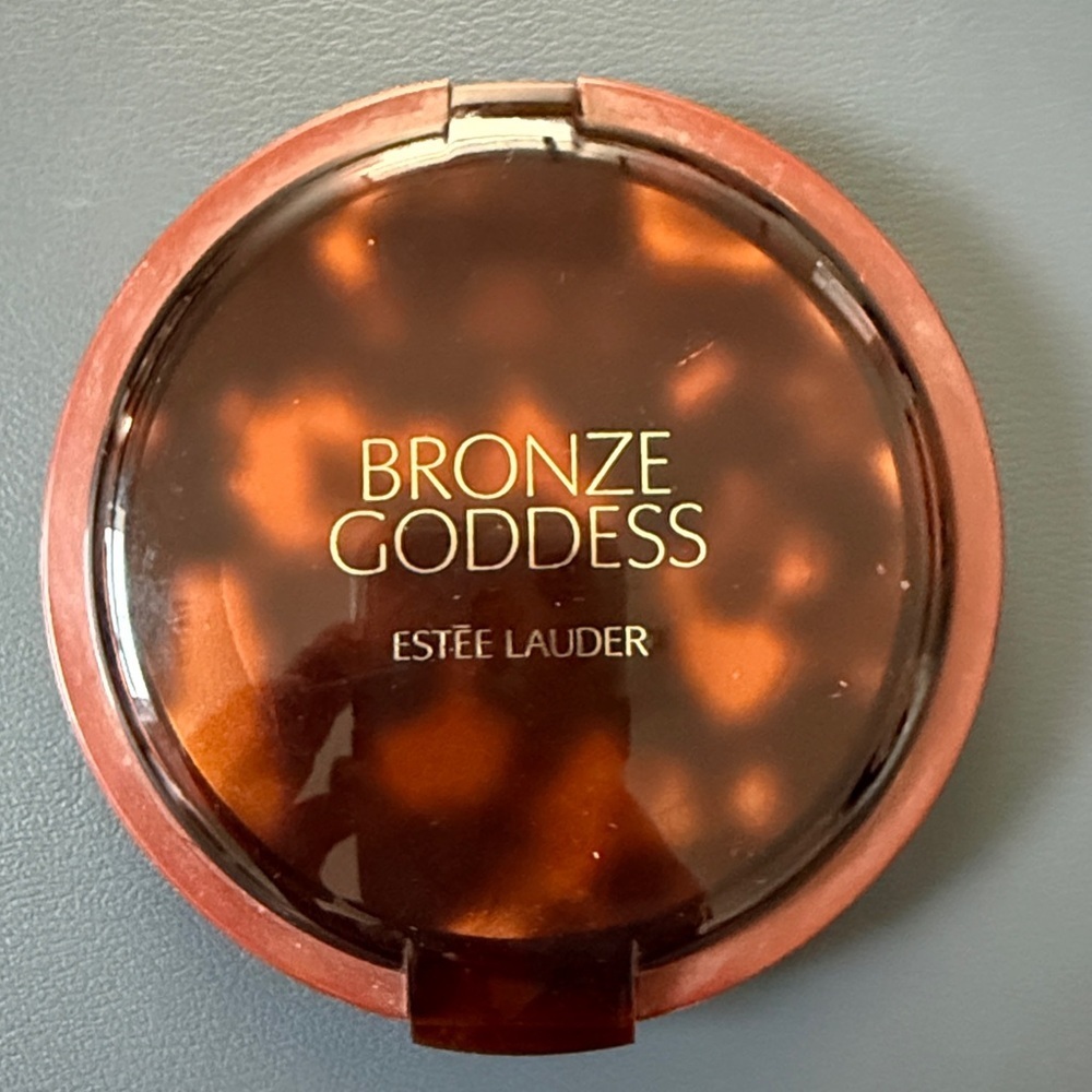 Estee Lauder Bronze goddess bronzer shade 03 medium deep - Picture 3 of 5